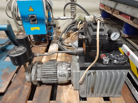 Pompa hydrauliczna Parker G101 z rozdzielaczem