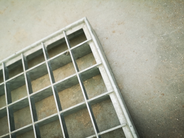 Krata Wema, Pomostowa 1000 x 800 