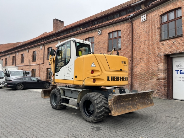 Liebherr A 910 COMPACT