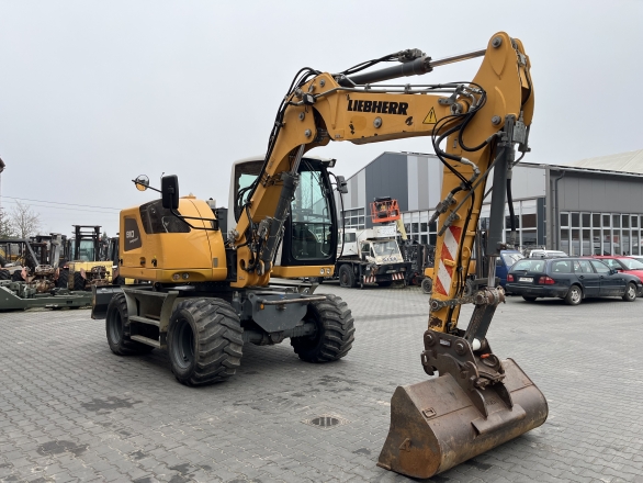 Liebherr A 910 COMPACT