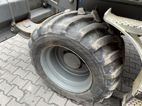 Liebherr A 910 COMPACT