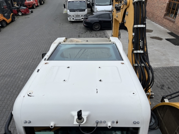 Liebherr A 910 COMPACT