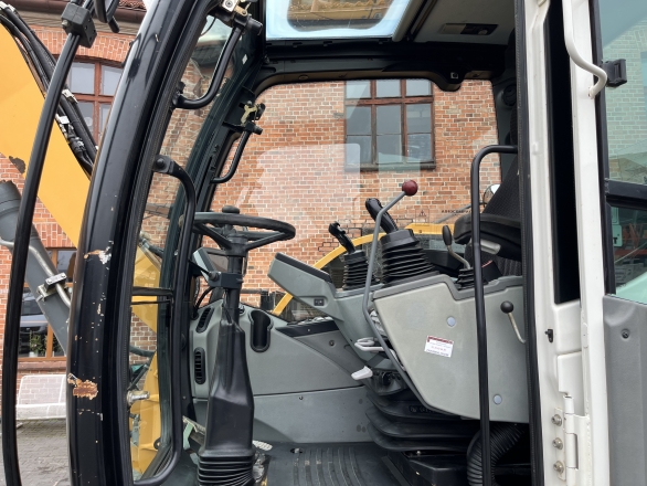 Liebherr A 910 COMPACT