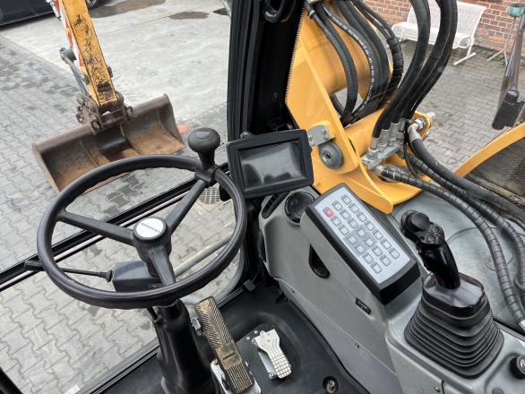 Liebherr A 910 COMPACT