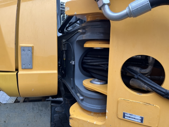 Liebherr A 910 COMPACT